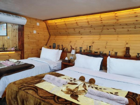 New Luxurious Modern Studio